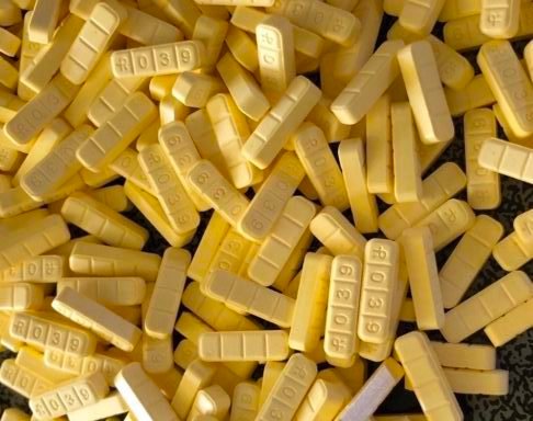 Yellow Rectangle Pill R039: A Complete Guide to Uses, Effects, Dosage, and Safe Online Purchase. 3 Yellow Rectangle Pill R039 (Xanax) | Uses, Effects & Safe Online Purchase